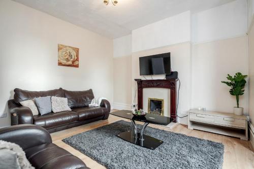 Gravesend Apartment | Spacious 5 Bedroom House in Gravesend