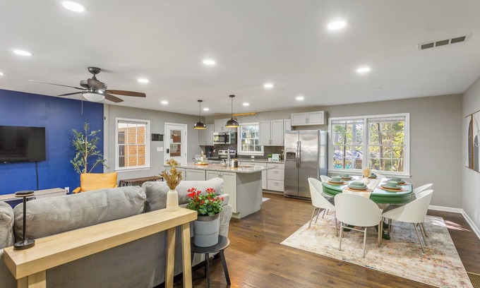 Tucker House | Spacious 5-bedroom House minutes from Downtown Tucker