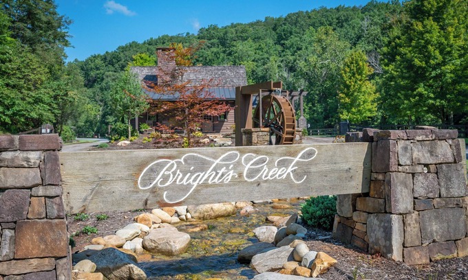 Mill Spring House | Spacious 5-bedroom Home on Golf Course in Mill Spring, NC