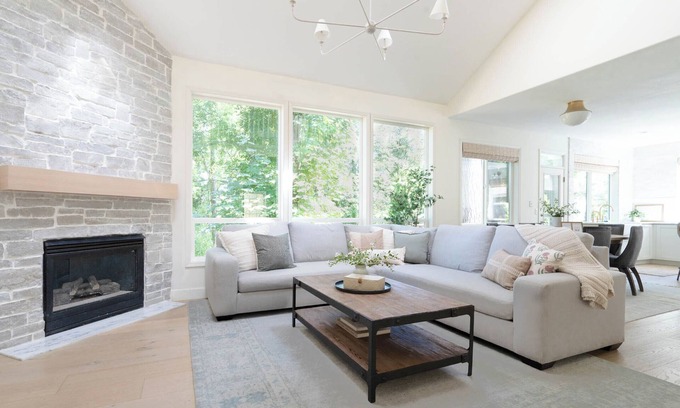 Wilsonville House | Spacious 5-bedroom house in serene Wilsonville, Pet + Kid Friendly with AC, WiFi