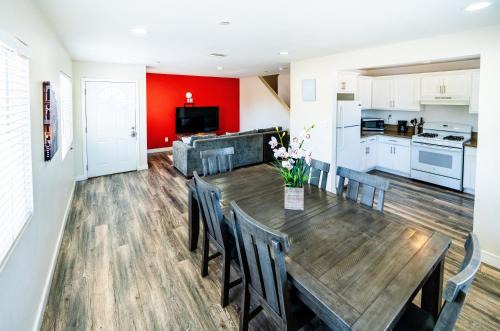 Los Angeles Apartment | Spacious 5BR 3BA Home with Free Parking and WiFi 10 Minutes to Downtown LA Perfect for Large Groups
