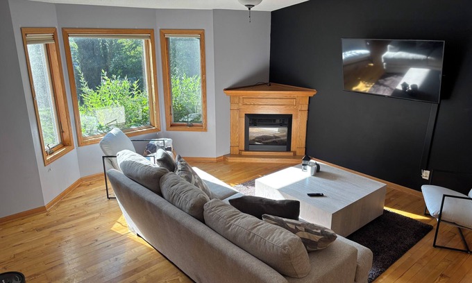 Douglas County House | Spacious 5BR Getaway, Hot Tub + Cozy Vibes All Year Round