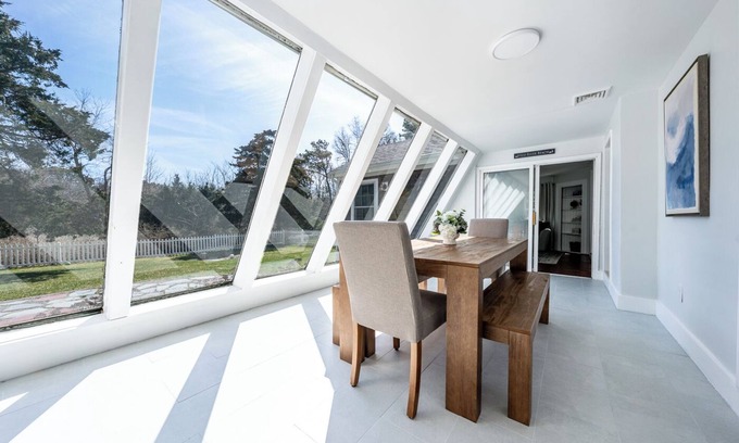 Harwich Center House | Spacious 6 Bedroom Coastal Getaway – 4 Mins to Ocean!