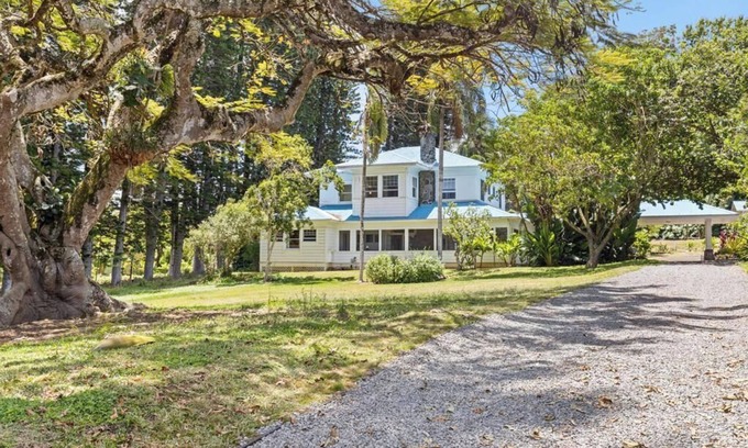 Hawi House | Spacious 6-bedroom house in brilliant Hawi with WiFi, fitness room