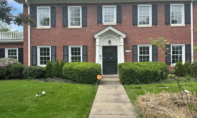 Mapleton/Fall Creek House | Spacious 6-bedroom house in Indianapolis near downtown, fairgrounds, speedway