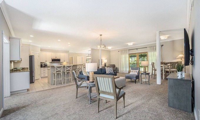 Harbor Springs House | Spacious 6 BR Harbor Springs home- walk to town, short drive to beaches/slopes!