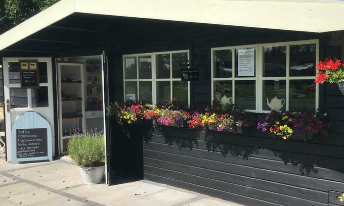 Veere House | Spacious 6 persons holiday chalet on child-friendly mini camping in Veere