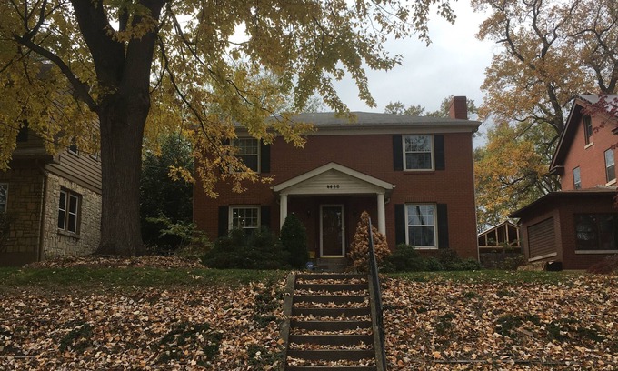 Wilder Park House | Spacious 6BR, 10 bed Derby House. Walk to the track.