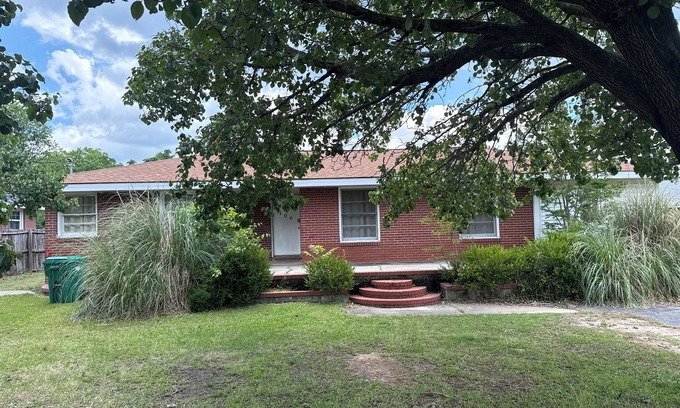 Belvedere House | Spacious 7-bedroom house with WiFi and AC in amazing North Augusta