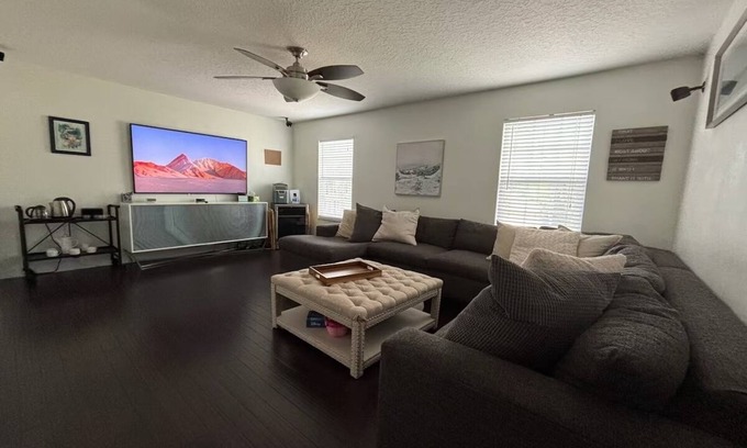 Vista East House | Spacious 7BR Home w/Lakeview & Hidden Rooms