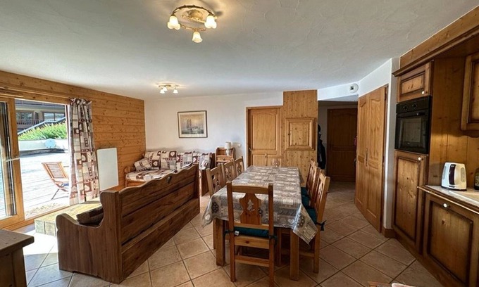 Cohennoz Apartment | Spacious 8-Person Apartment with Terrace, Pool & Wi-Fi in Crest-Voland