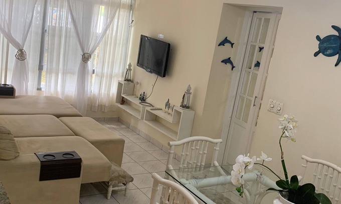 Jardim Centenario Apartment | Spacious and airy apartment 150m from Enseada Guaruja beach