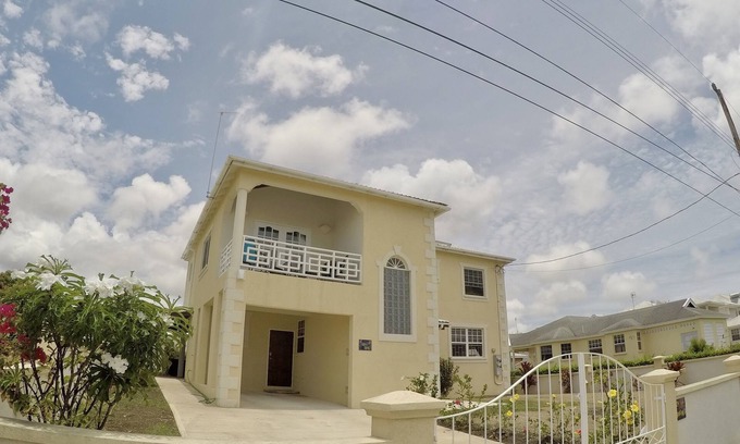 Welches Villa | Spacious and breezy. Just steps to the beach!