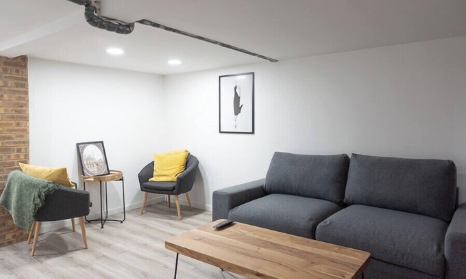 Epinettes Apartment | Spacious and comfortable apartment in Paris 17th.