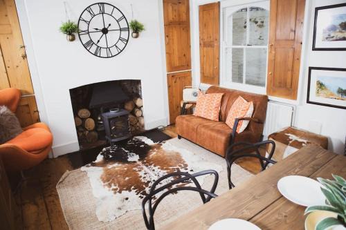 Rochester House | Spacious and Cosy House for 6