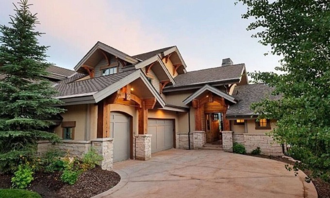 Park Meadows House | Spacious and Cozy Views, the best of Park City!