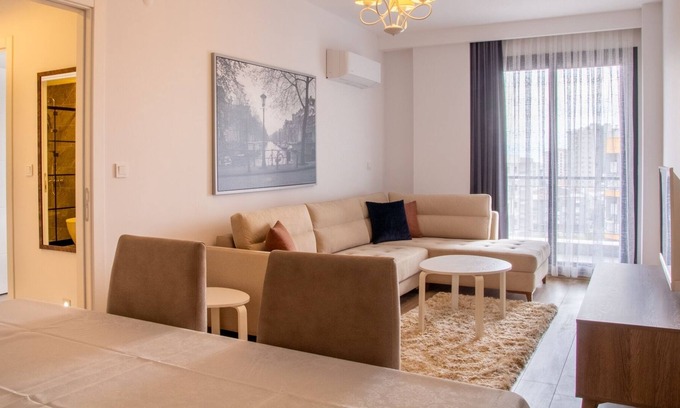 Cigli Apartment | Spacious and Furnished Flat with Balcony in Izmir