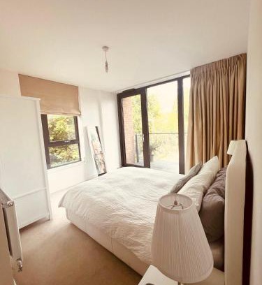 Nightingale Apartment | Spacious and Luxury 2 bed 2 bath Just 5 minutes walk from the underground