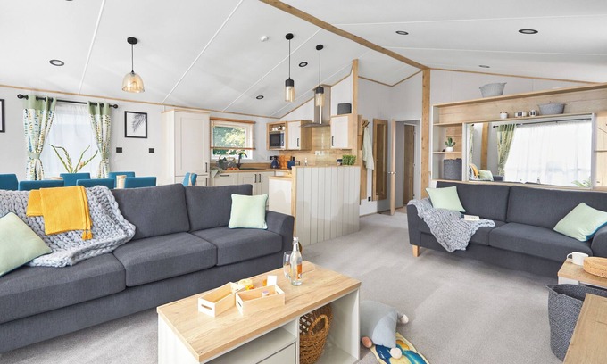 Truro Ski Chalet | Spacious and luxury lodge with TV/Freeview.