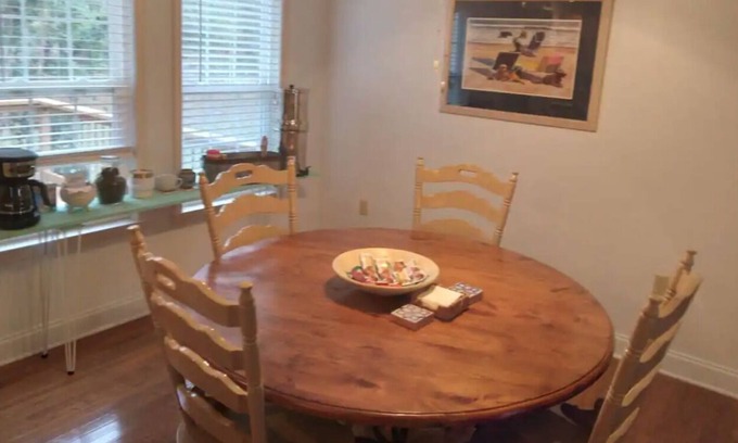 Manning House | Spacious and Modern Lake Marion Family Getaway- Close to Charleston and Columbia