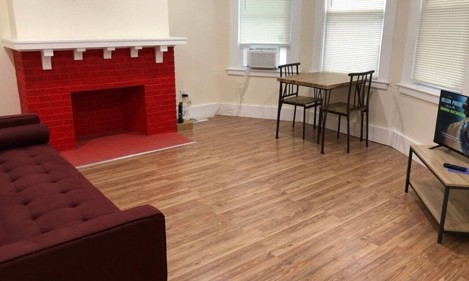 Weequahic Apartment | Spacious and private apartment with 3 bedrooms and 1 bathroom near Newark International Airport EWR and New York City