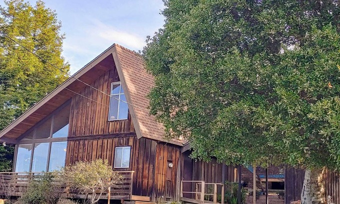 Cambria House | Spacious and serene ocean view A-frame house
