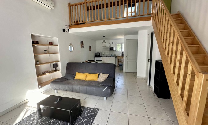 Pont-Saint-Esprit Apartment | Spacious apartment with large mezzanine
