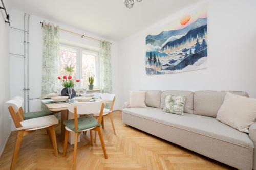 Nowe Miasto Apartment | Spacious Apartment for 6 People Near to the Old Town by Noclegi Renters