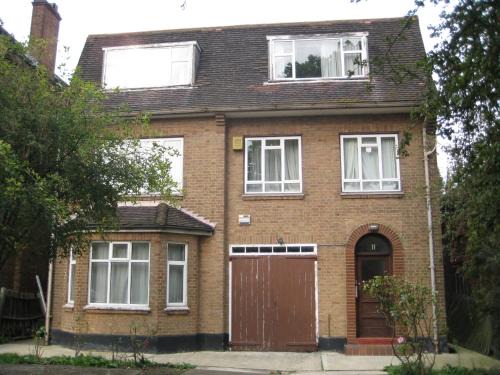 Brondesbury Park Apartment | SPACIOUS Apartment