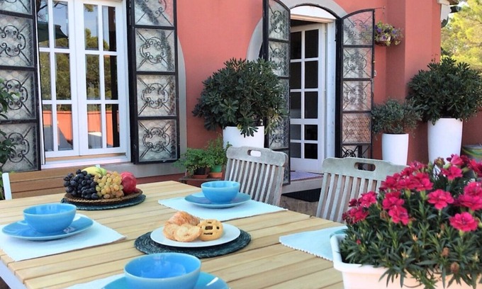 Livorno Apartment | Spacious apartment in ancient Villa w/exclusive terrace, park and seasonal pool