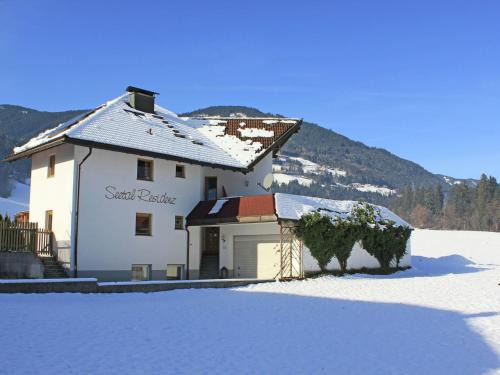 Kaltenbach Apartment | Spacious Apartment in Kaltenbach with Garage