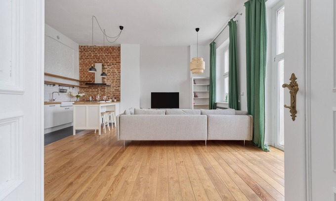Fabryczna Apartment | Spacious Apartment Saperów by Renters