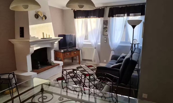 Thiers Apartment | Spacious Apartment with Valley View - 2 Bedrooms in Thiers