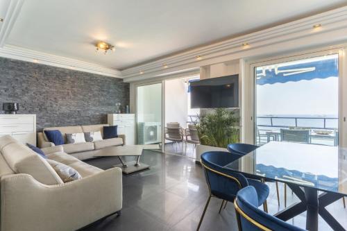 Juan-les-Pins Apartment | Spacious apartment with sea view in Antibes