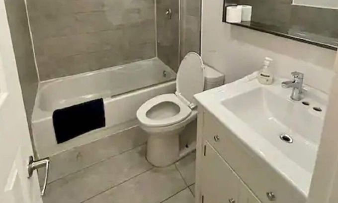 De Lorimier Apartment | Spacious Apt Near Downtown w/ Wifi&Netflix