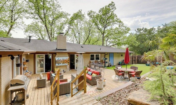 Briarcliff Heights House | Spacious Atlanta Home w/Yard ~ 9 Mi to Downtown