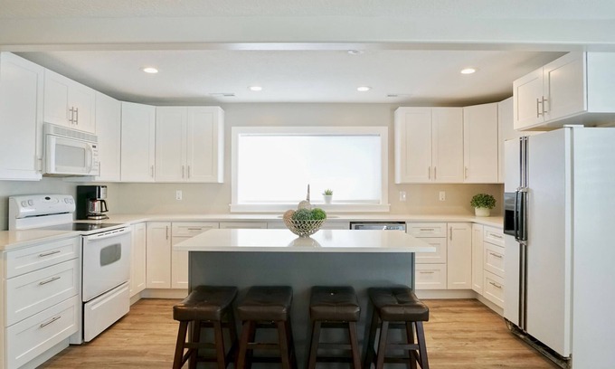 Saratoga Springs Apartment | Spacious Basement Apartment with separate entrance