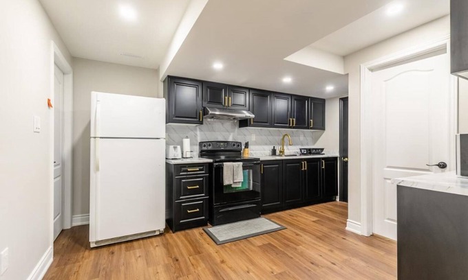 Central Erin Mills House | Spacious Basement in Mississauga