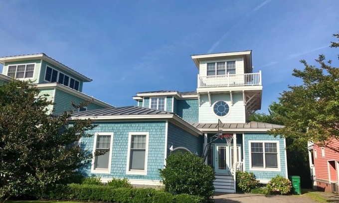 Cape Charles House | Spacious Beach House: Oystermen's Pearl: Golf Cart Included