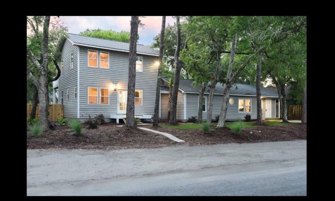 Tranquil Harbour House | Spacious & Beautiful 7BR/4BA Home-POOL & FIRE PIT-Sleeps 18
