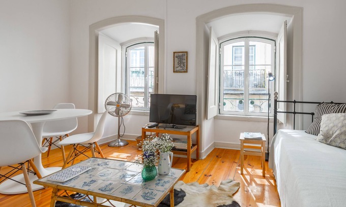 Alfama Apartment | Spacious, Bright and Sunny Apartment, By TimeCooler