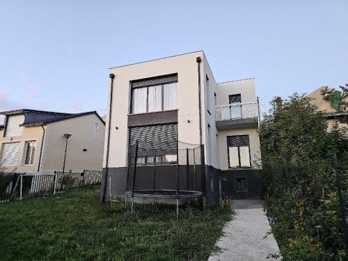 Argenteuil Apartment | Spacious & Bright T3 Near Paris, Parking, Garden
