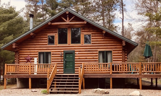 Hatfield Cabin | Spacious cabin! Direct access to ATV trail, Or great for a family vacation!