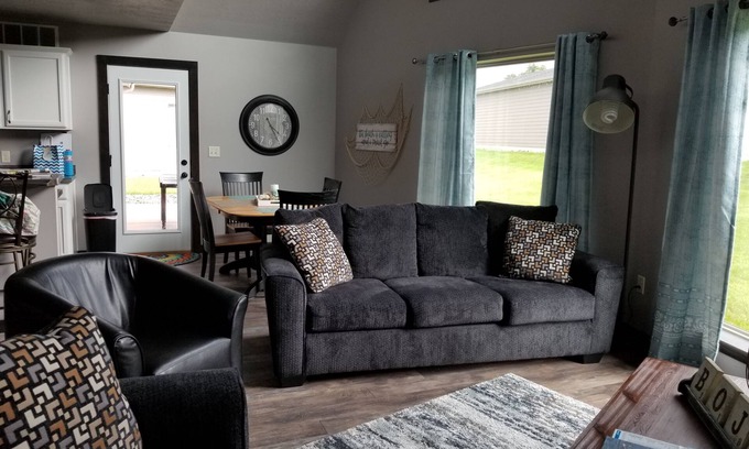Spirit Lake Cabin | Spacious cabin! Grassy backyard! 3 Brd 2.5 bath Lots of supplies in pantry!