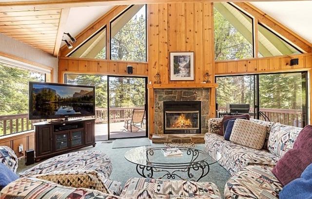 Arnold House | Spacious Cabin Sleeps up to 12 - Sky High #86