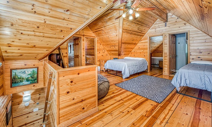 Big Creek Cabin | Spacious cabin-style home with deck, near dining, slopes & lake - dog-friendly