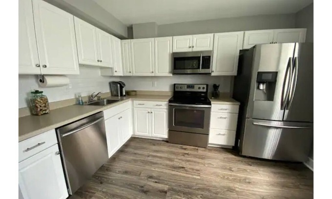 Olde Towne East Cottage | Spacious Carriage House - Olde Towne East - free parking - Super Host