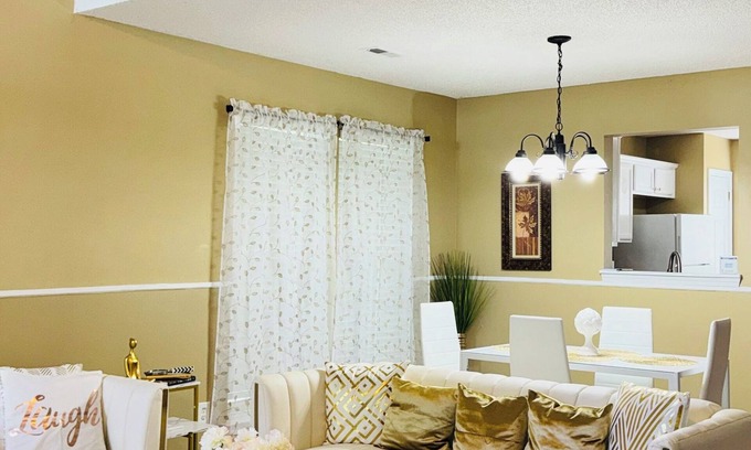 Charlotte House | Spacious & Central Cozy 3BR by UNCC, Speedway, PNC. Fully Stocked .3 Queen beds