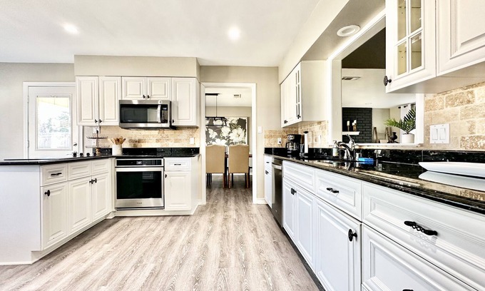 West Arlington House | Spacious & Central Family Home (Pet-Friendly!)