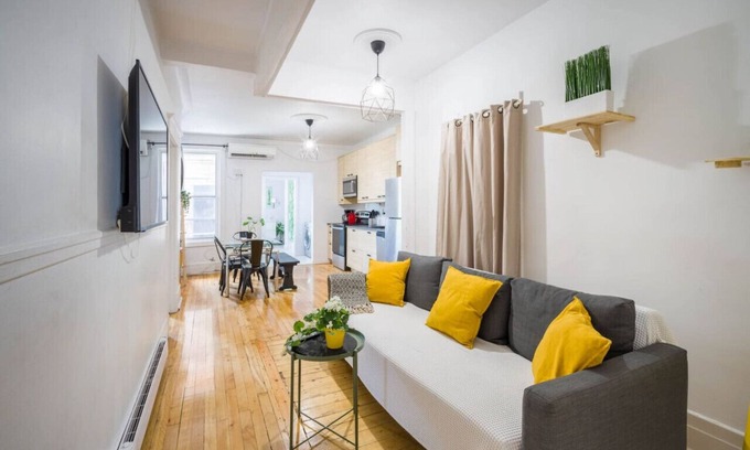Sainte-Marie Apartment | ✨Spacious & Chic | AC 5 Min to Metro Trendy Area